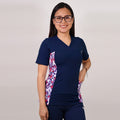 Delantal Mujer tela elasticada C/aplic. estampada al costado. Azul Marino - Art. LQ-7